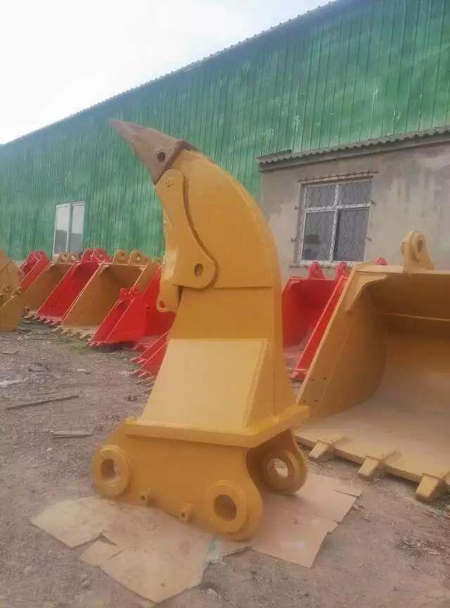 國(guó)產(chǎn)挖掘機(jī)小松PC360松土器CAT336松土器挖掘機(jī)配件電話18914887808